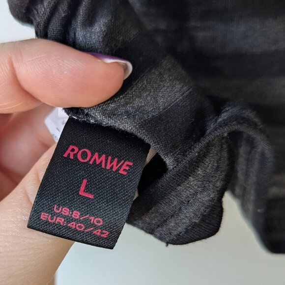 ROMWE Black and Gray Striped Cropped Tank Top Size Large (8/10) - Picture 5 of 6